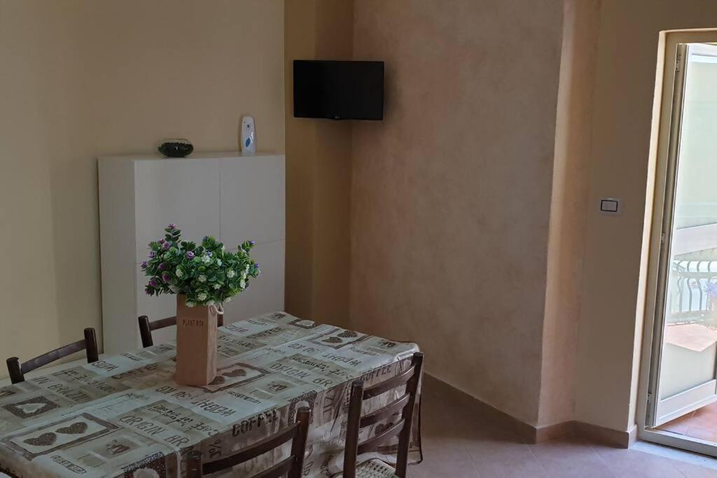 Borgo San Giorgio Apartment Кастелмола Екстериор снимка